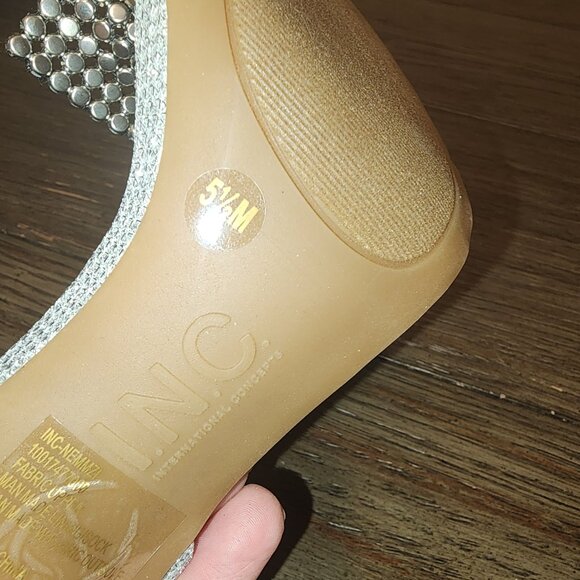 I.N.C. INTERNATIONAL CONCEPTS WOMENS NEMMZI BOW DRESS SANDALS NWT SILVER… - Picture 12 of 12